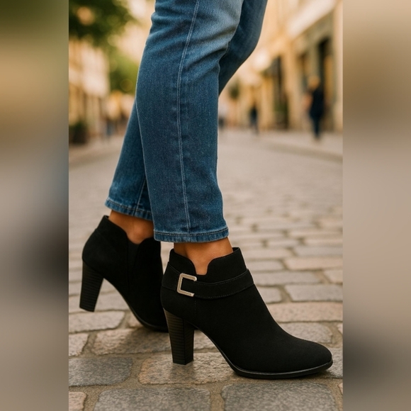 Aubrey Lynn Red Or Black Suede Booties, New In Box, 3" Block Heel, Zipper/Buckle - Picture 2 of 13